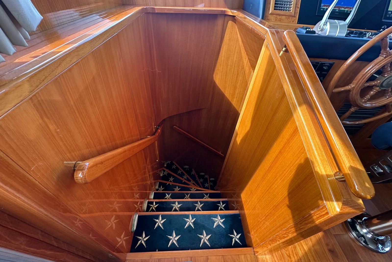 2005 Jefferson Pilothouse 63