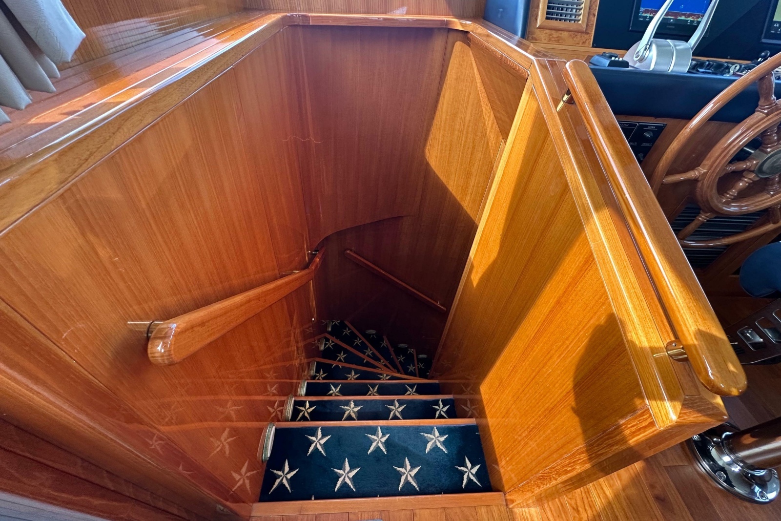 2005 Jefferson Pilothouse 63