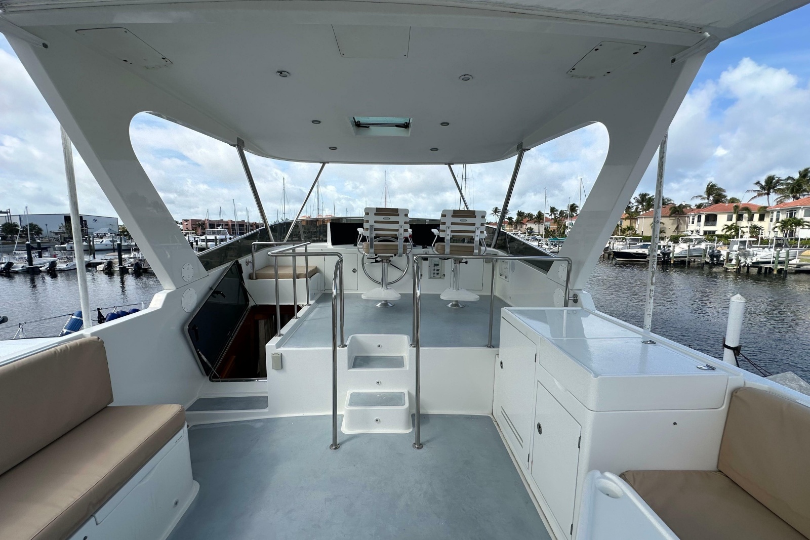 2005 Jefferson Pilothouse 63