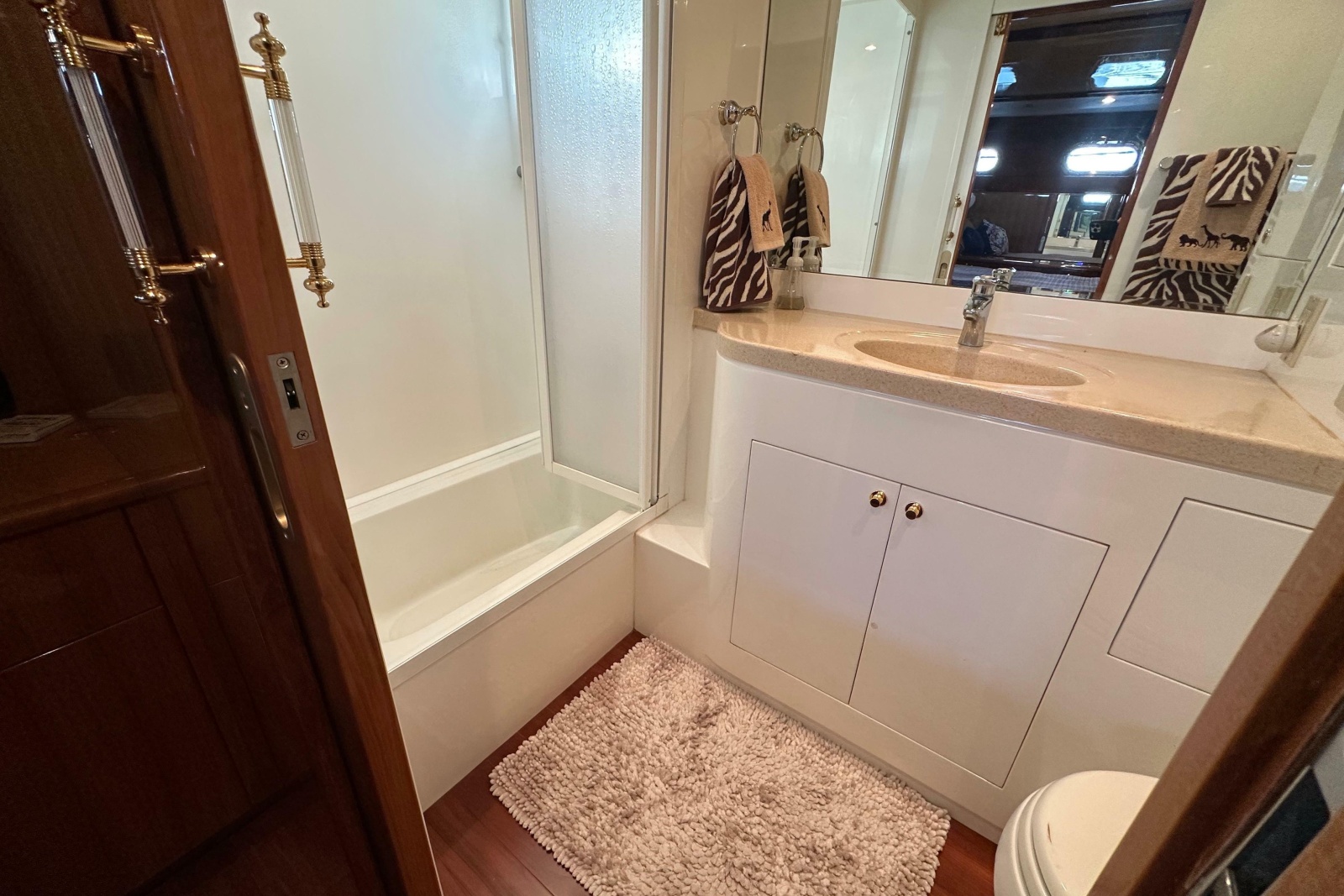 2005 Jefferson Pilothouse 63