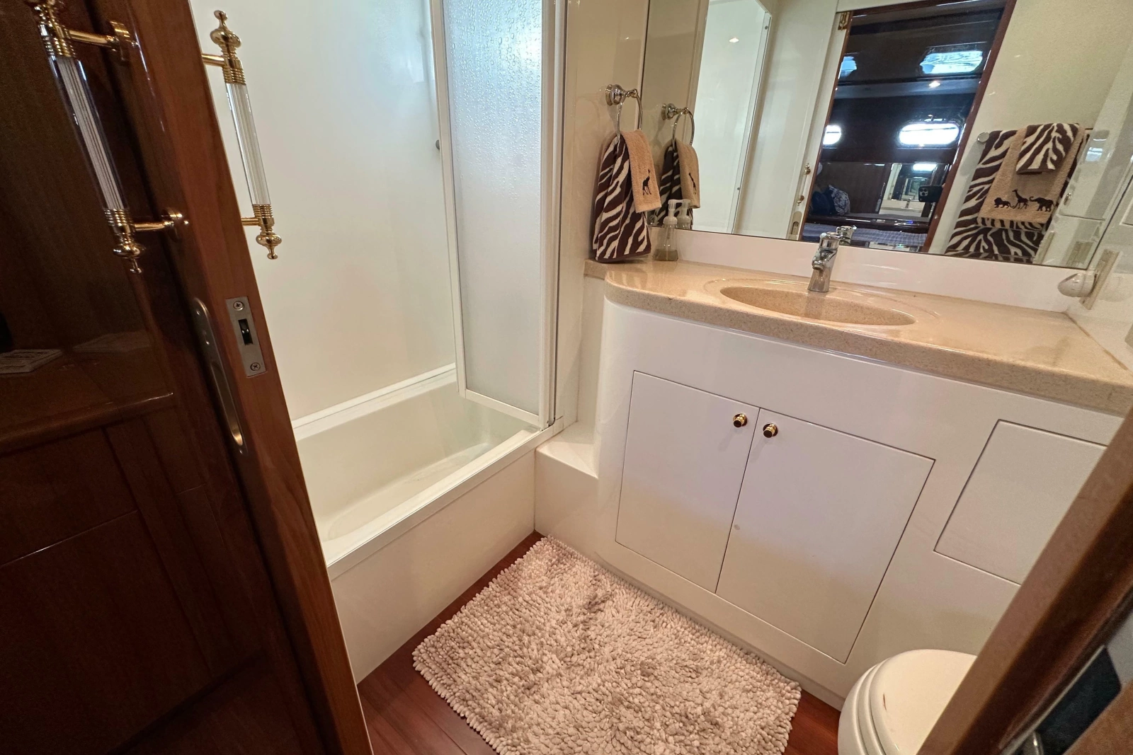 2005 Jefferson Pilothouse 63