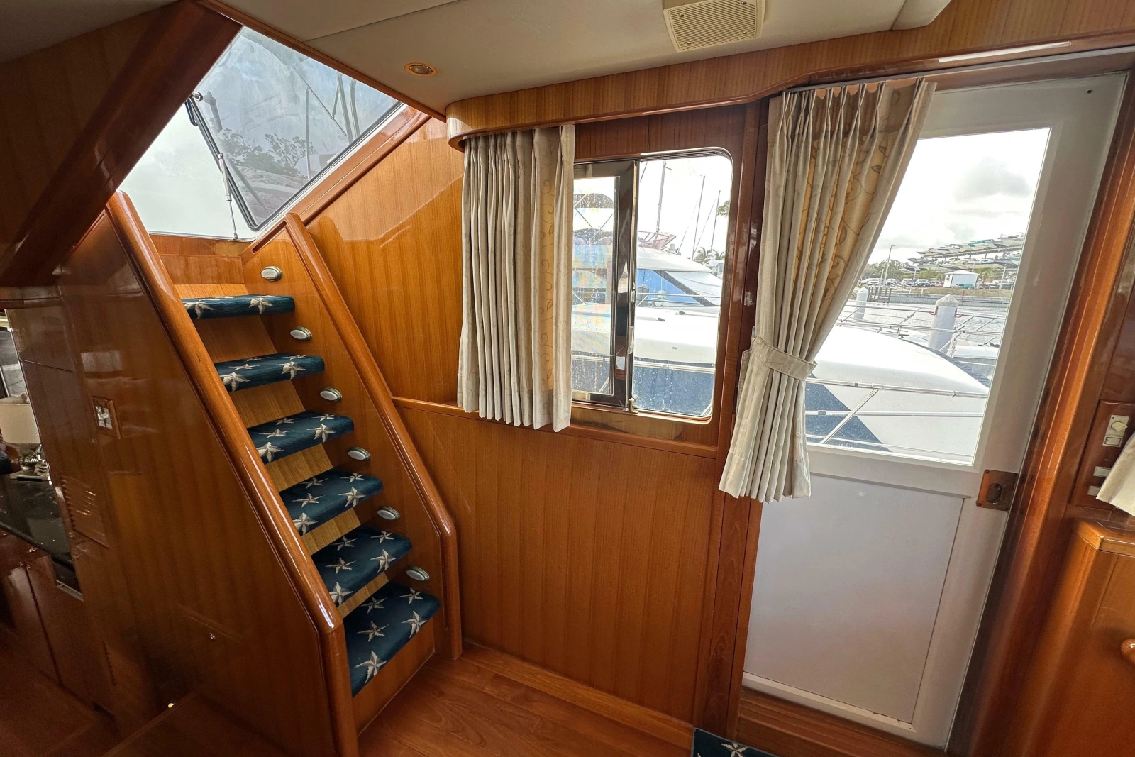 2005 Jefferson Pilothouse 63