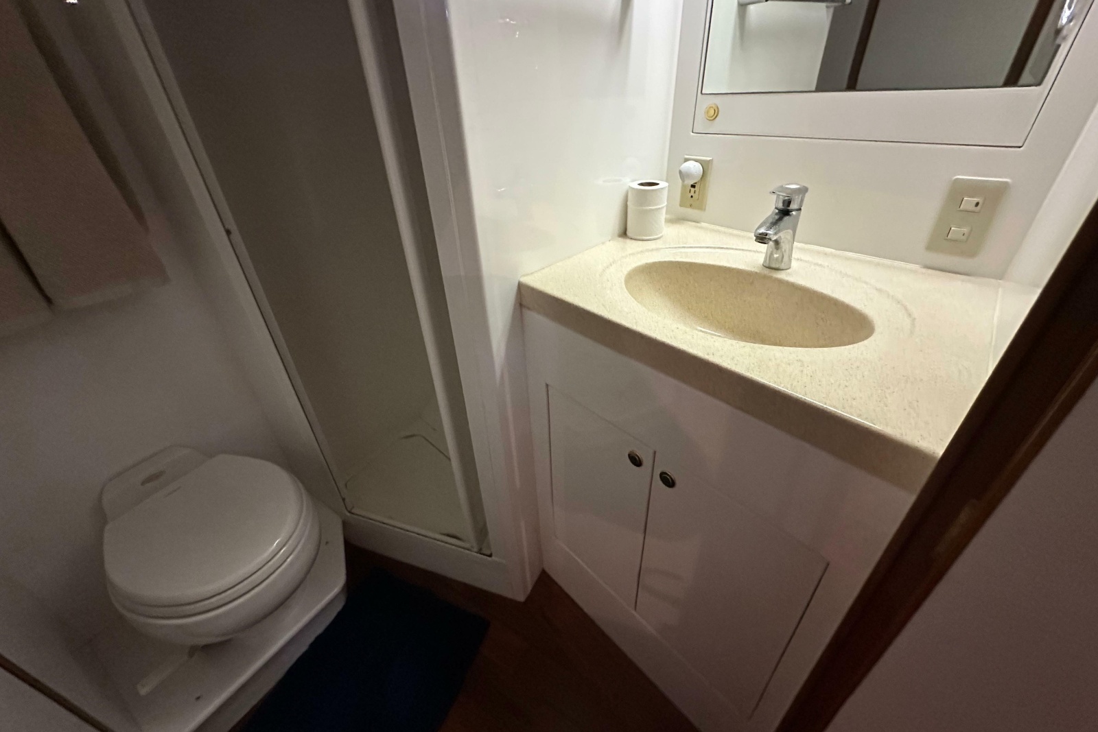 2005 Jefferson Pilothouse 63