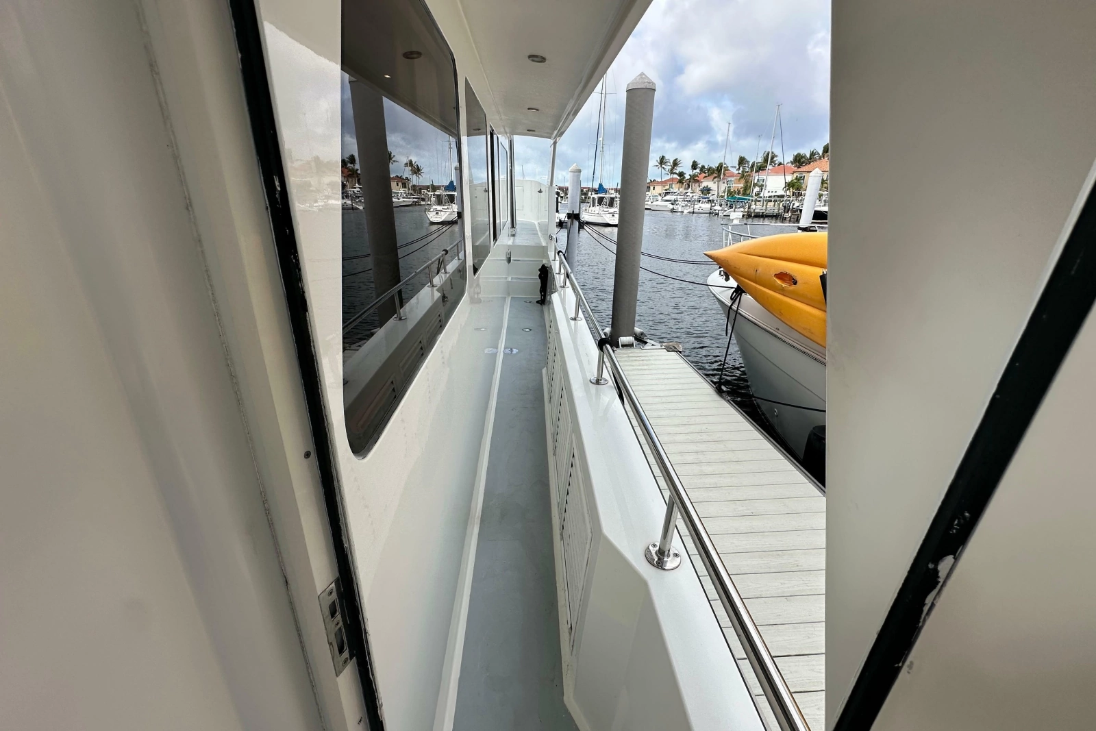 2005 Jefferson Pilothouse 63