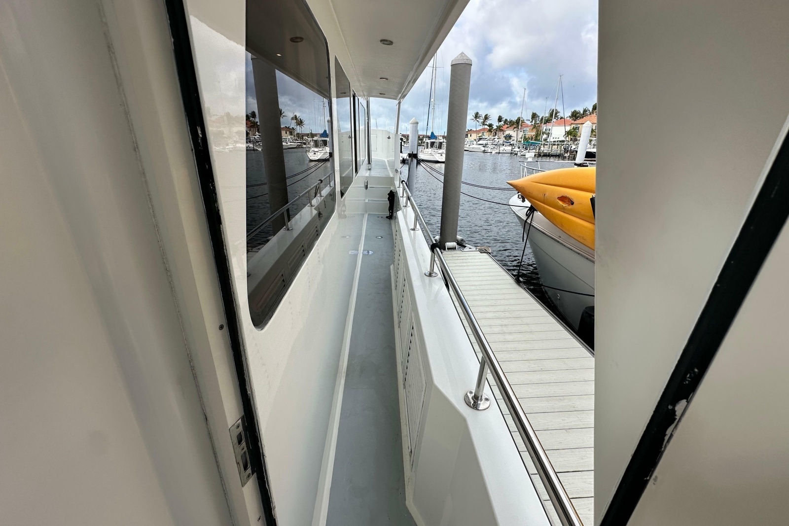2005 Jefferson Pilothouse 63