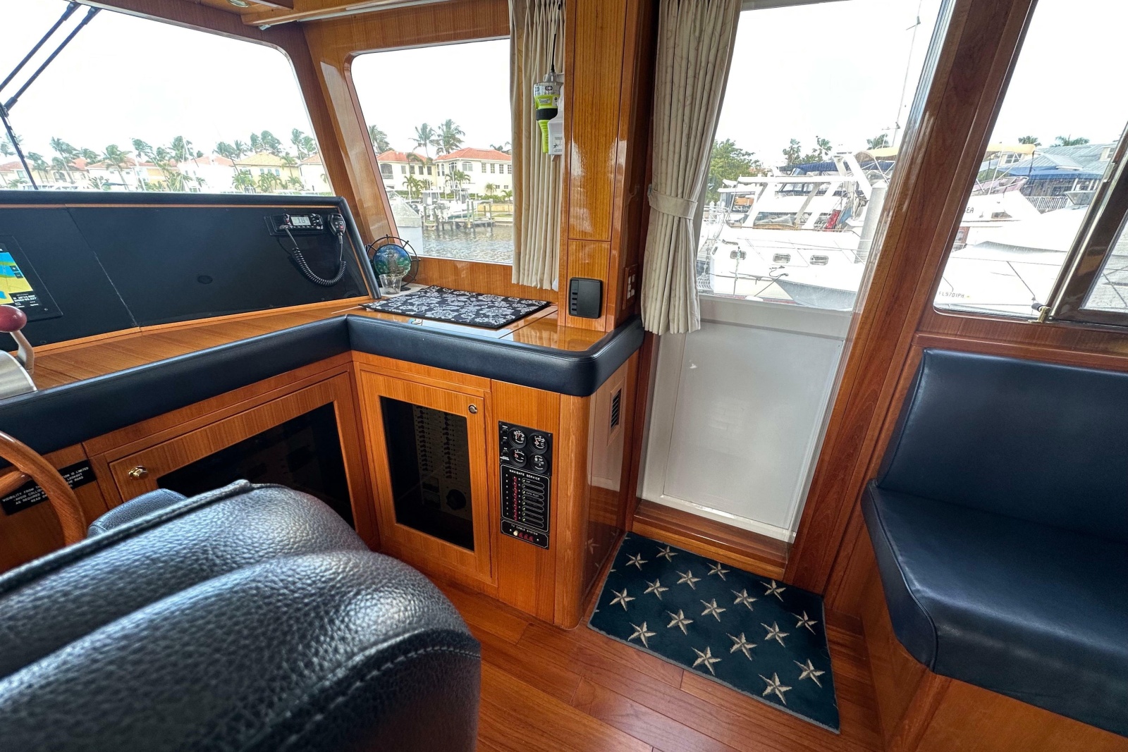 2005 Jefferson Pilothouse 63
