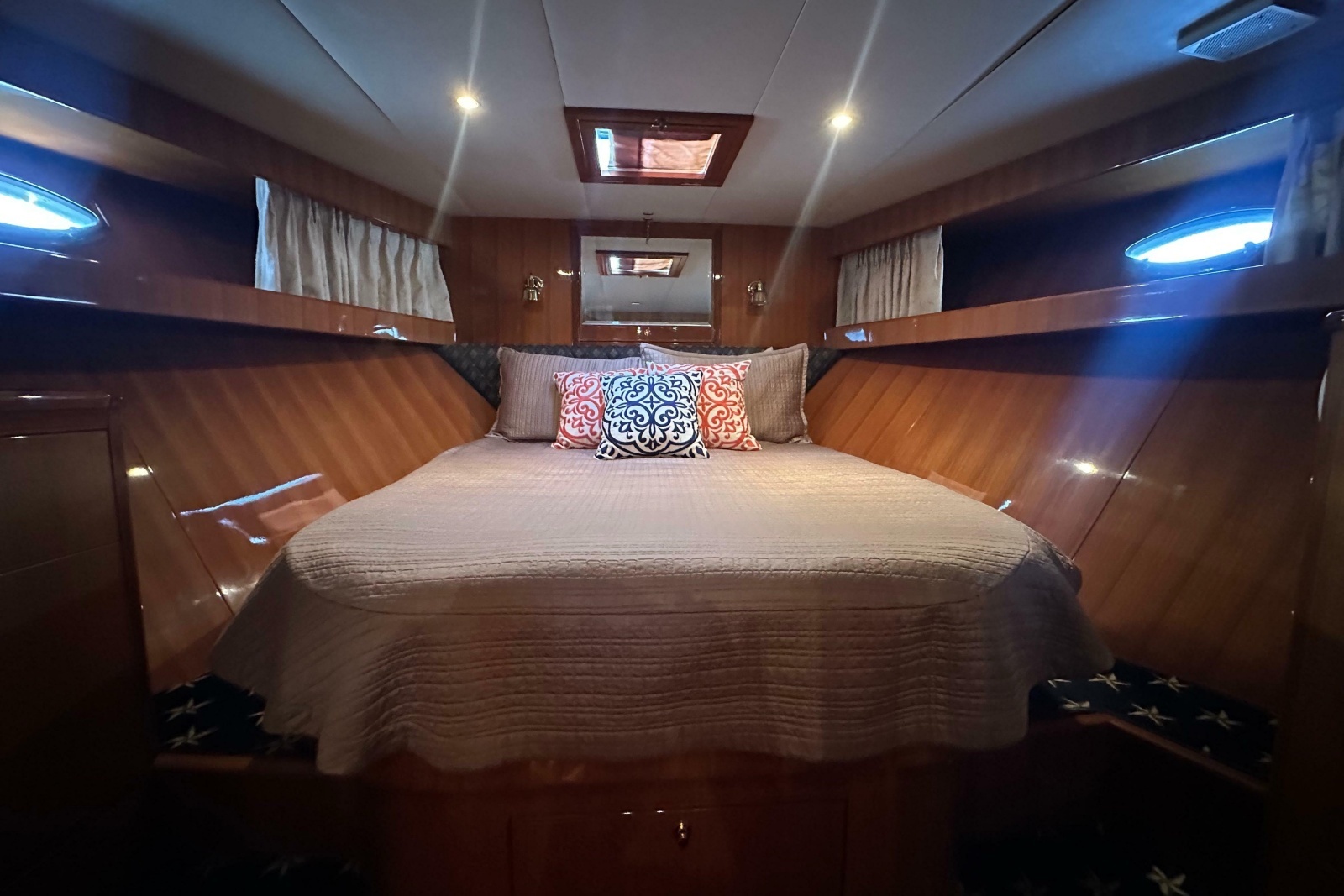 2005 Jefferson Pilothouse 63