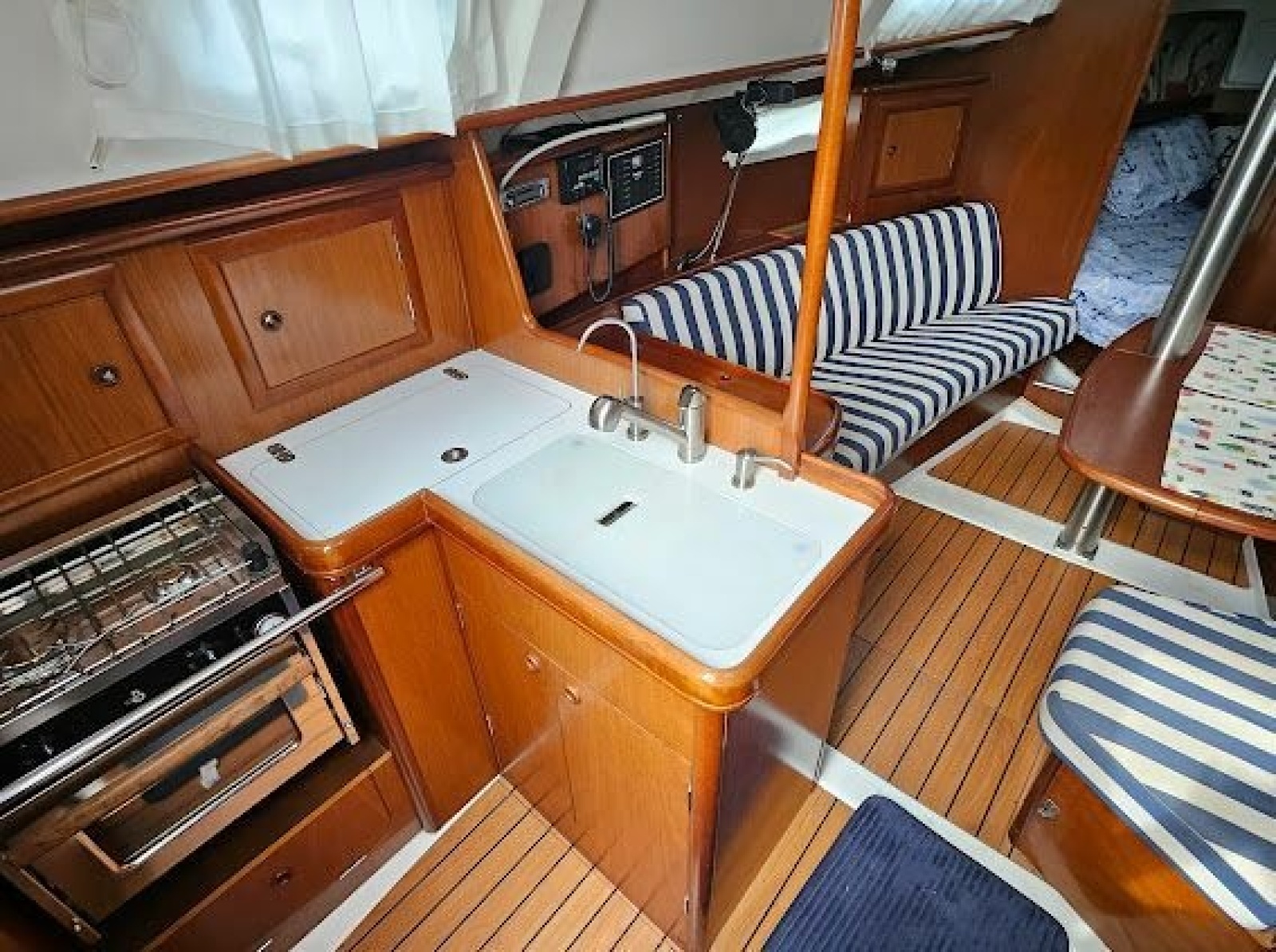 2004 Beneteau Oceanis Clipper 331