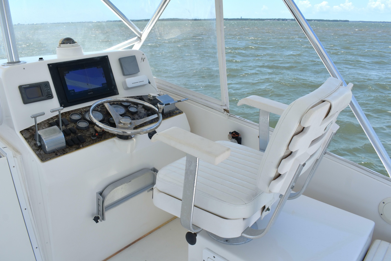 2004 Judge 34 Express