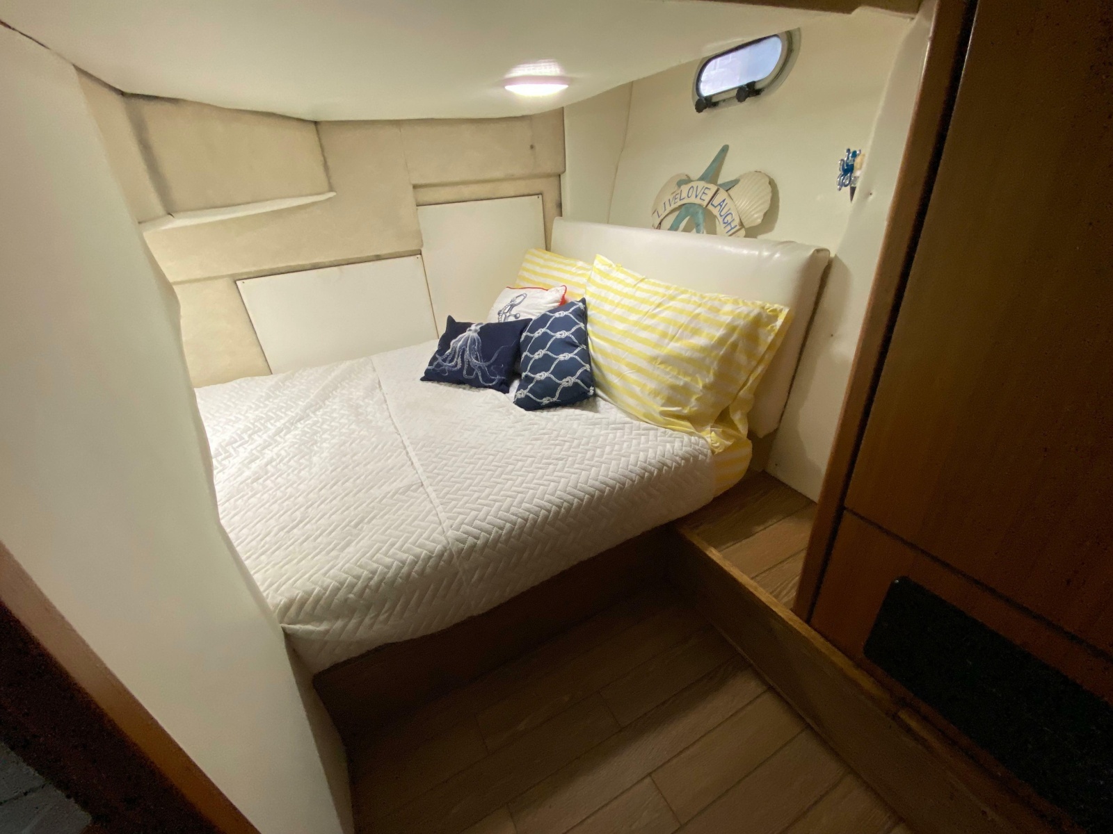 2001 Bayliner 3988 Motoryacht