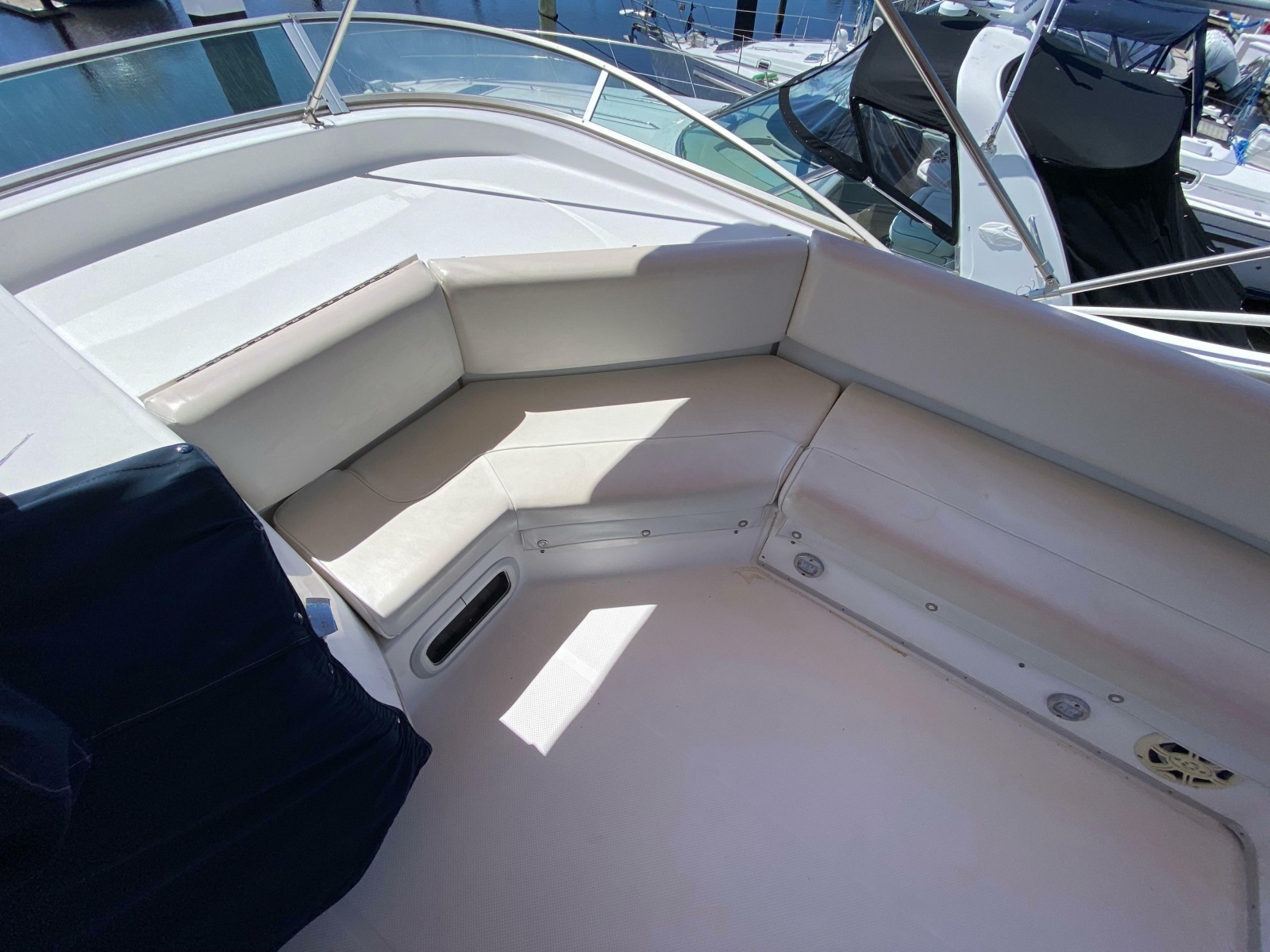 2001 Bayliner 3988 Motoryacht