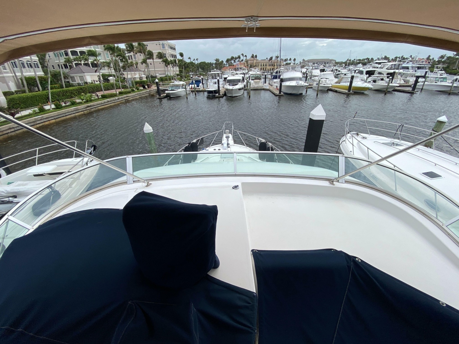 2001 Bayliner 3988 Motoryacht