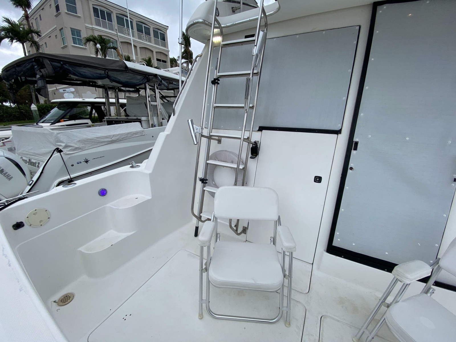 2001 Bayliner 3988 Motoryacht