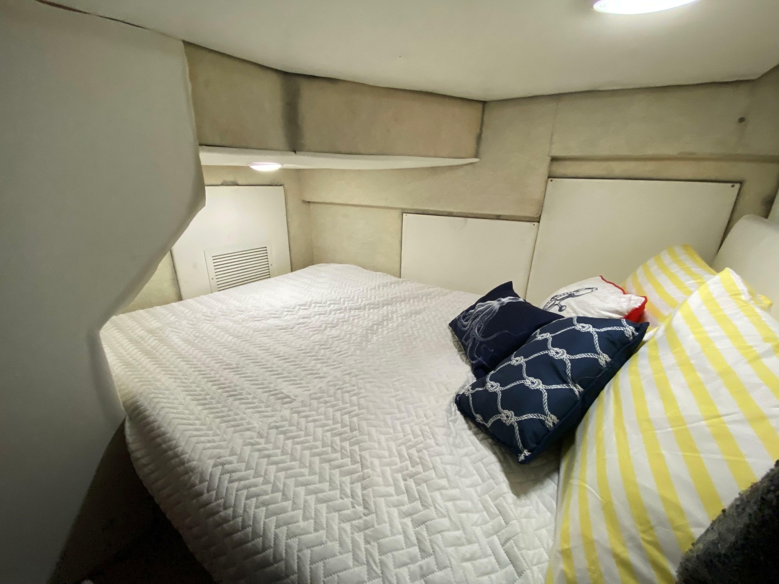 2001 Bayliner 3988 Motoryacht