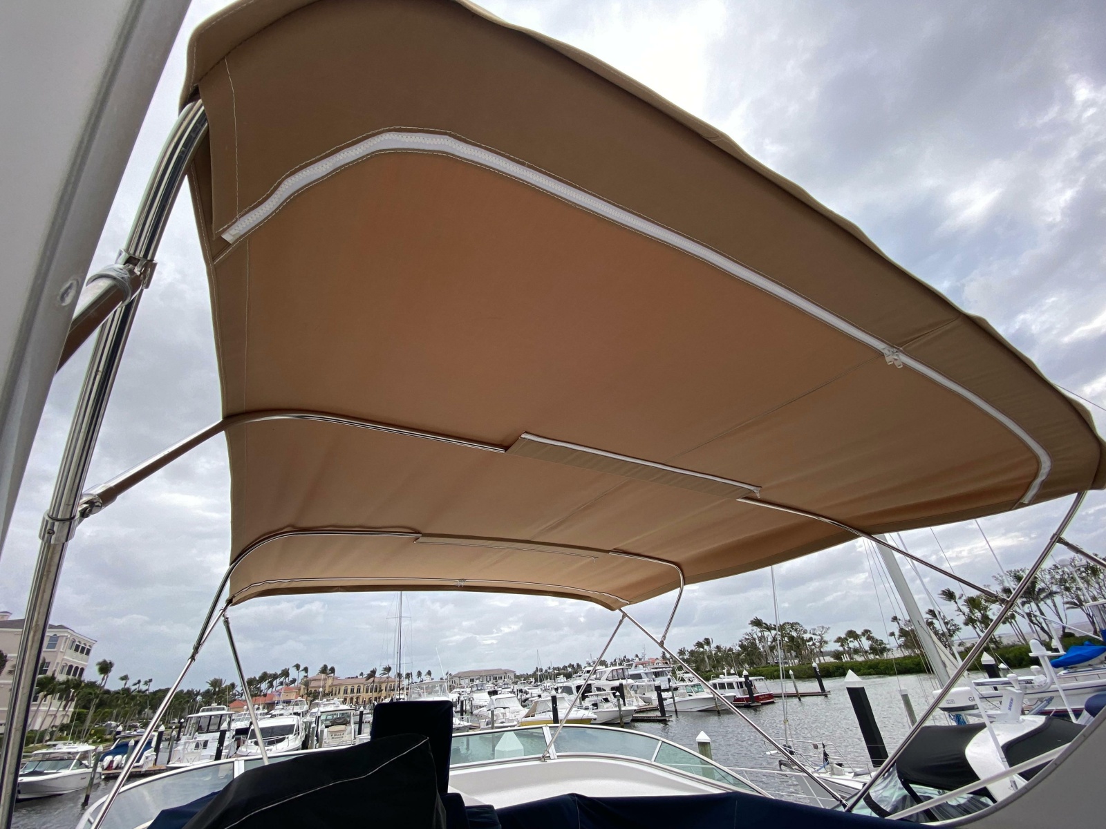 2001 Bayliner 3988 Motoryacht