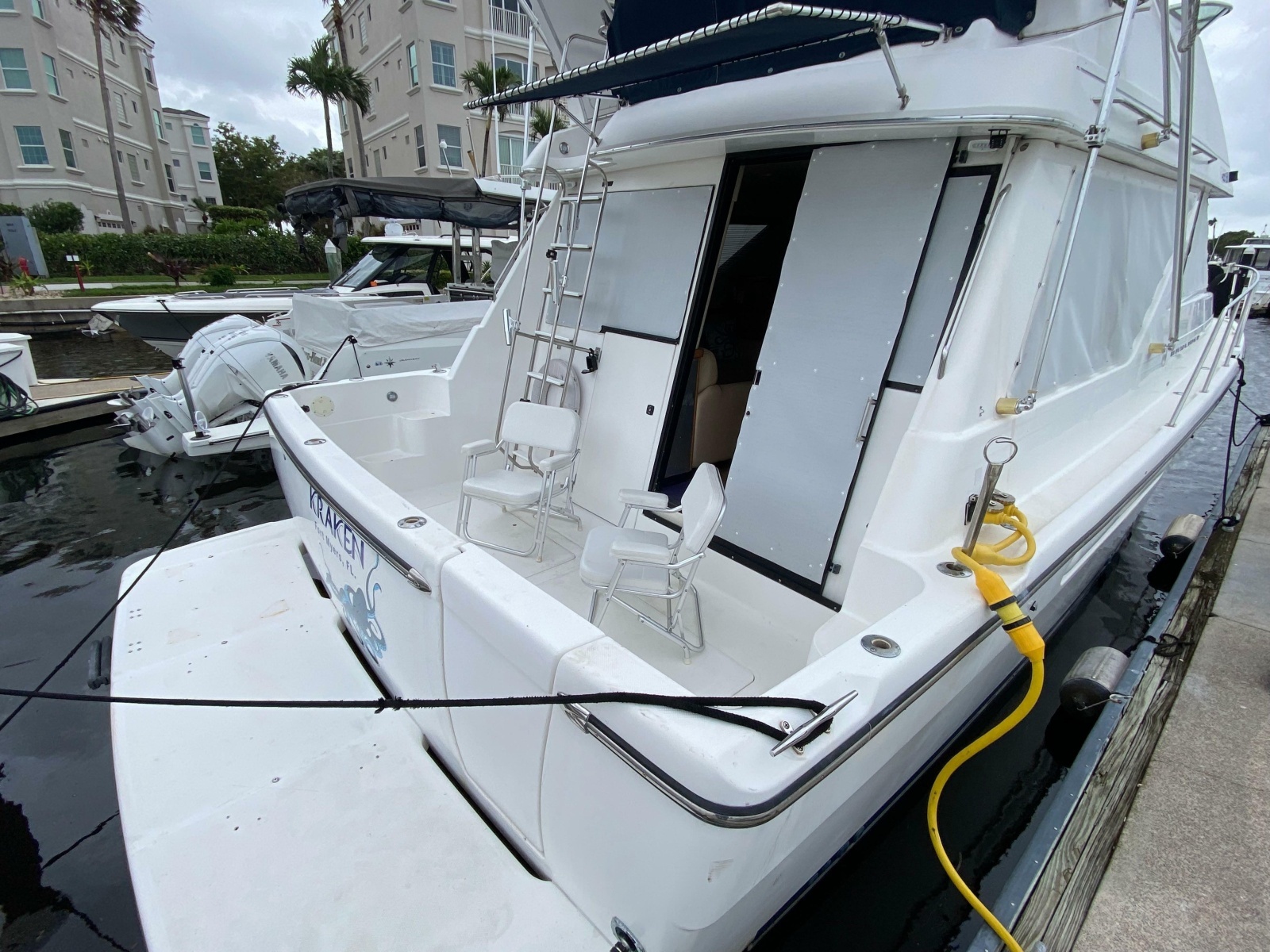 2001 Bayliner 3988 Motoryacht