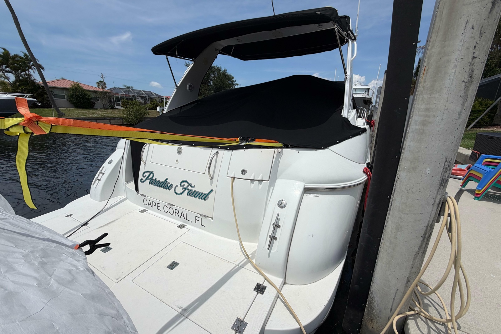 2001 Cruisers Yachts 3672 Express