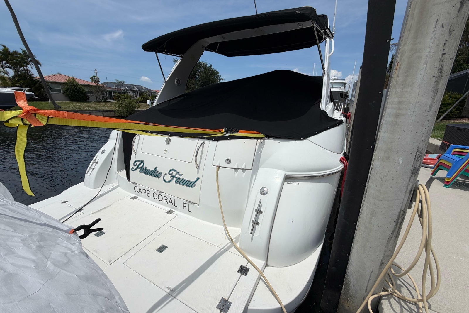 2001 Cruisers Yachts 3672 Express