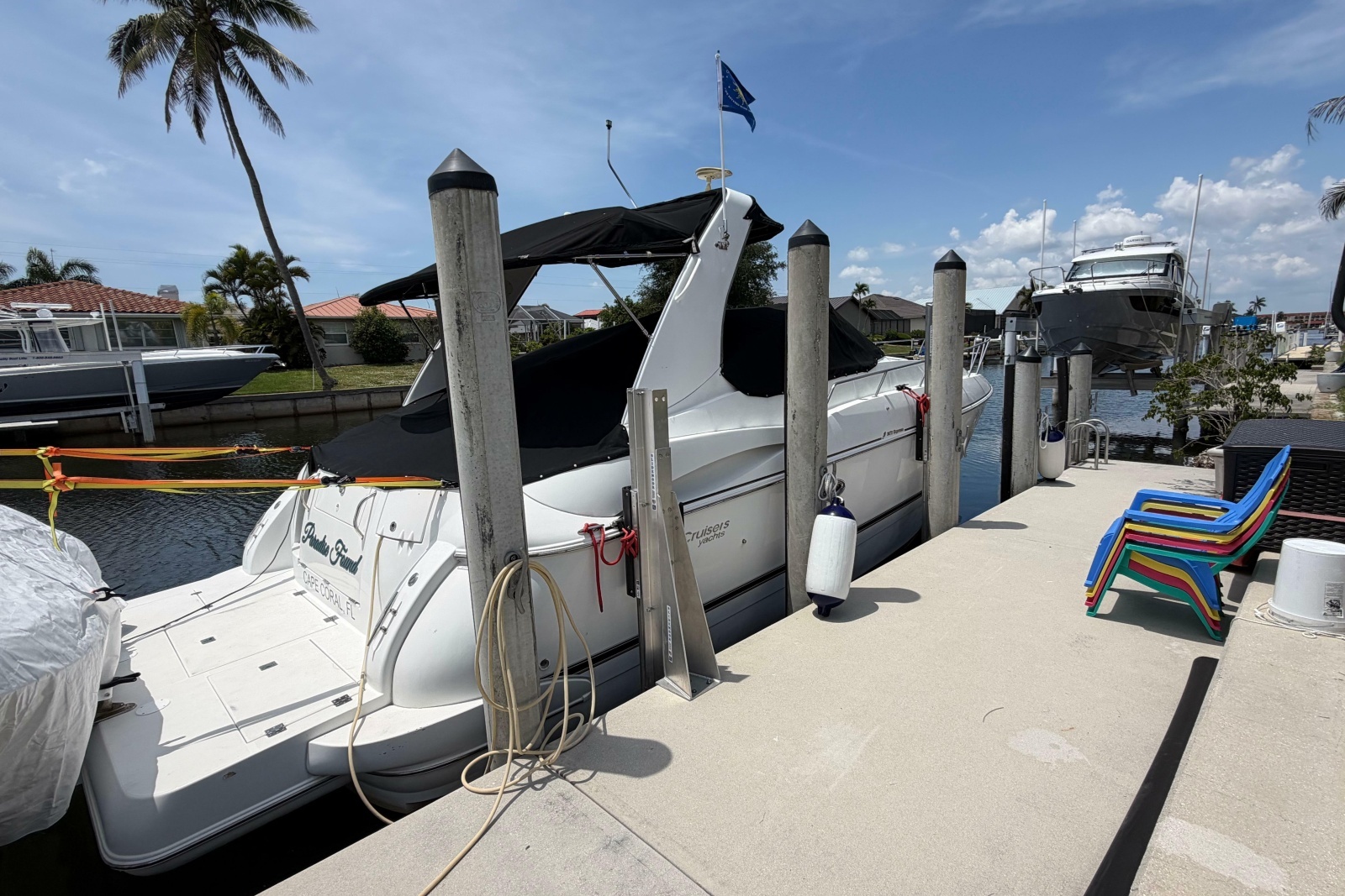 2001 Cruisers Yachts 3672 Express