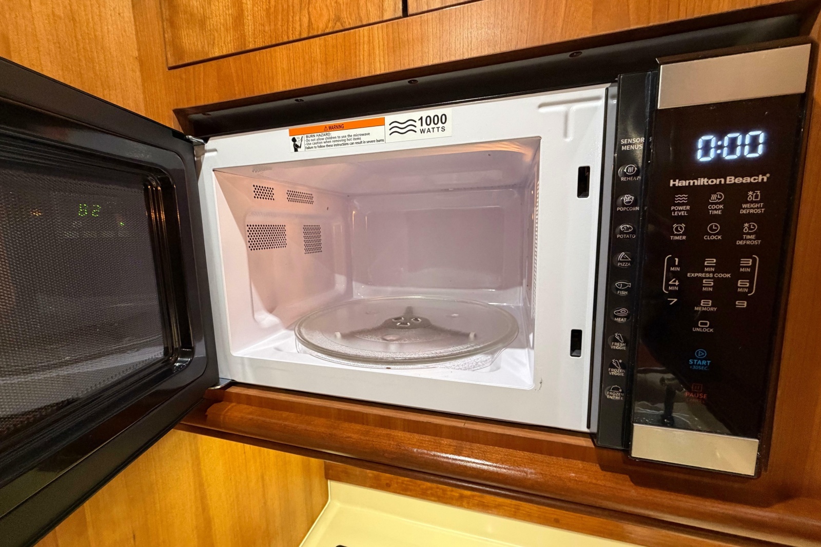 2001 Cruisers Yachts 3672 Express
