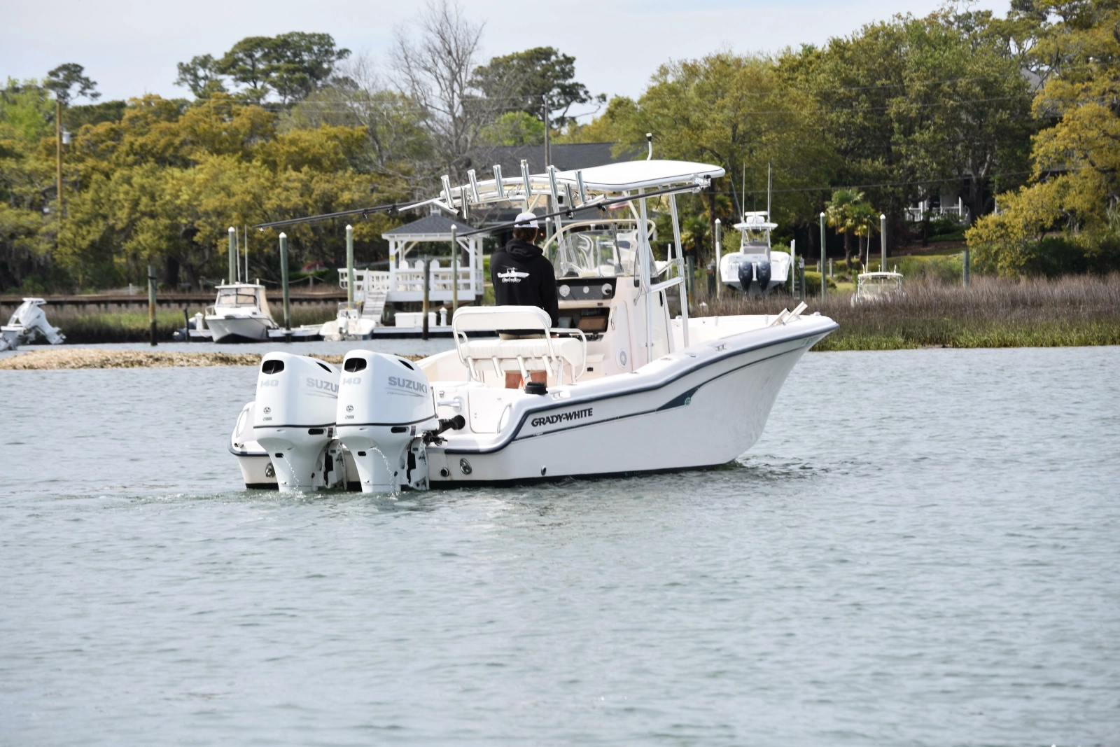 2001 Grady-White Advance 247