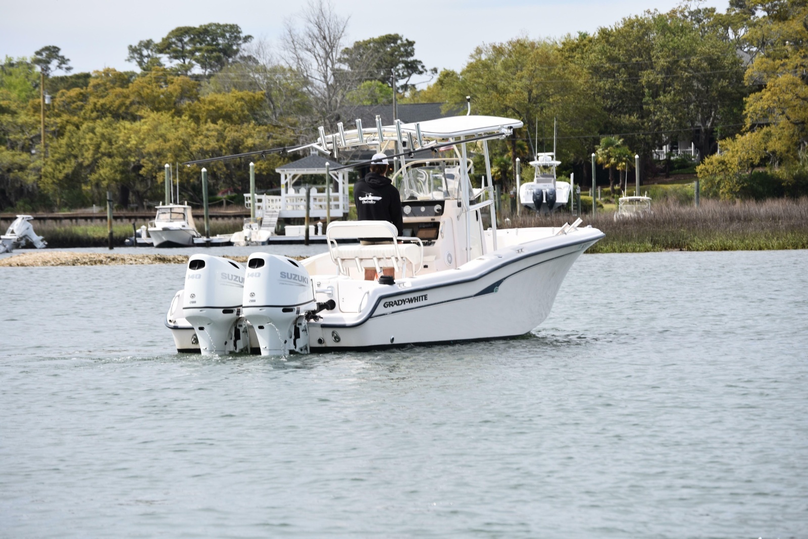 2001 Grady-White Advance 247