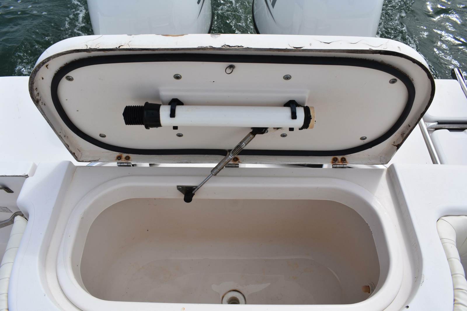 2001 Grady-White Advance 247