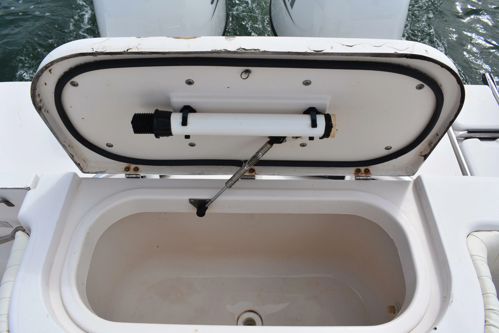 2001 Grady-White Advance 247