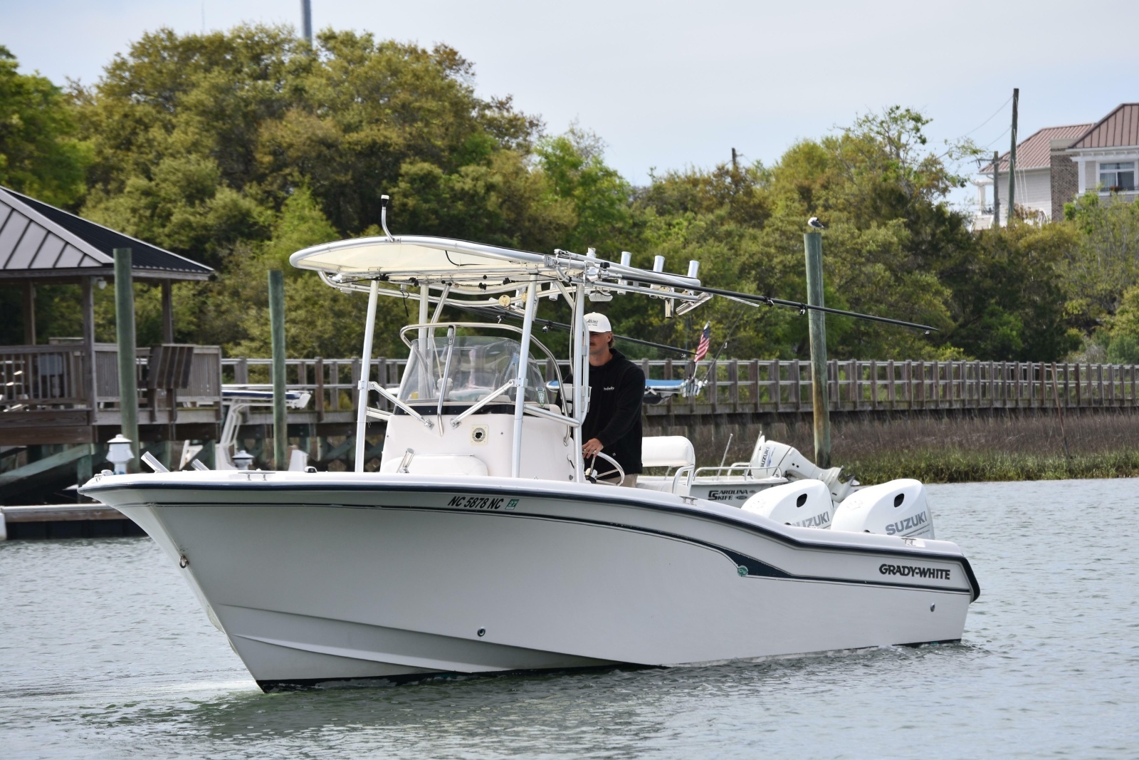 2001 Grady-White Advance 247
