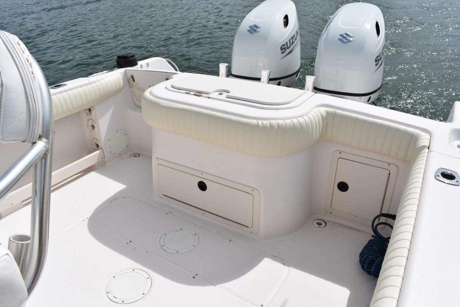 2001 Grady-White Advance 247