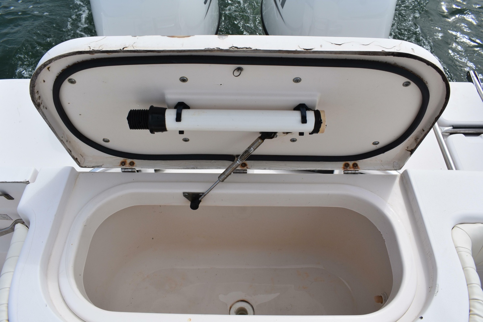 2001 Grady-White Advance 247