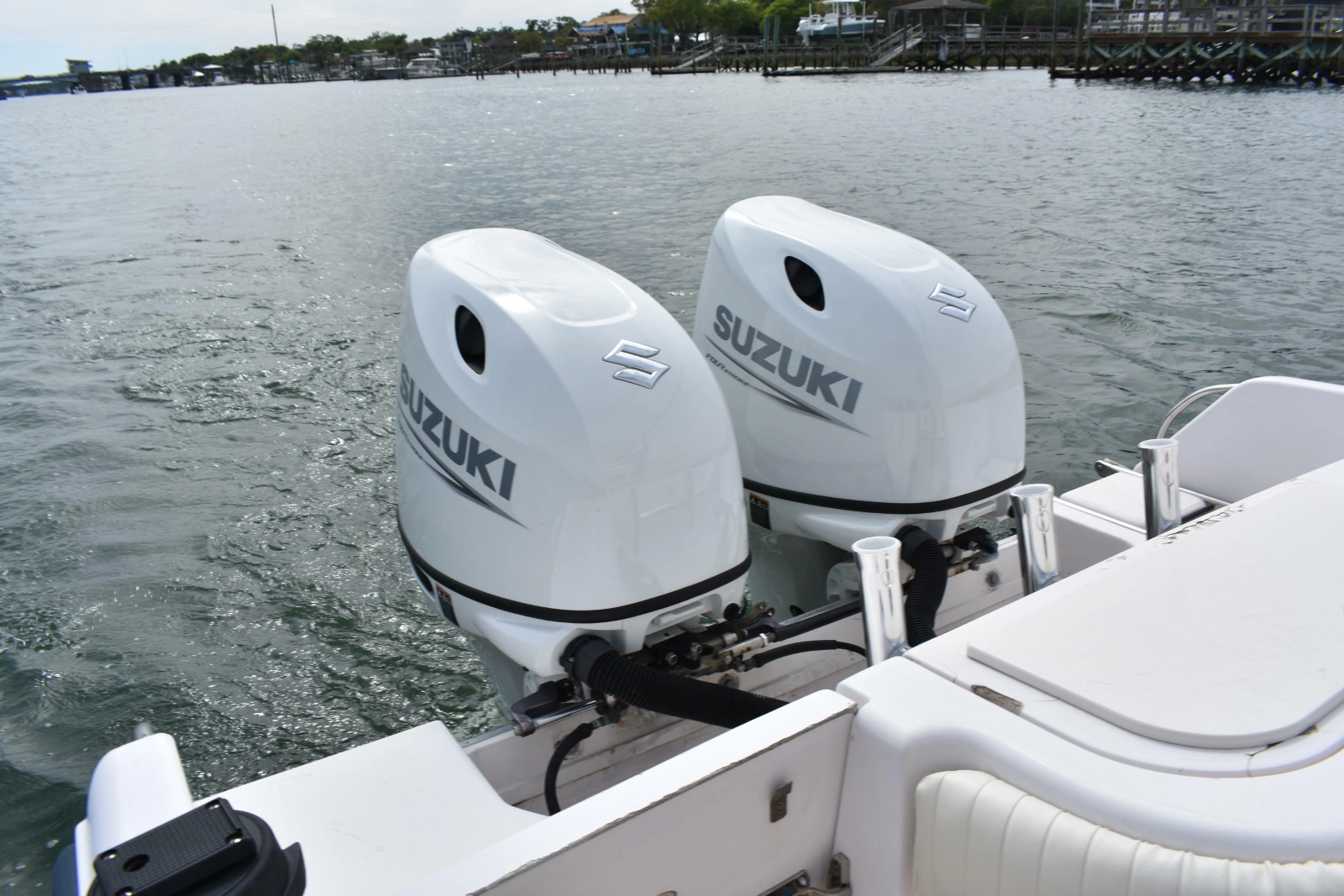 2001 Grady-White Advance 247