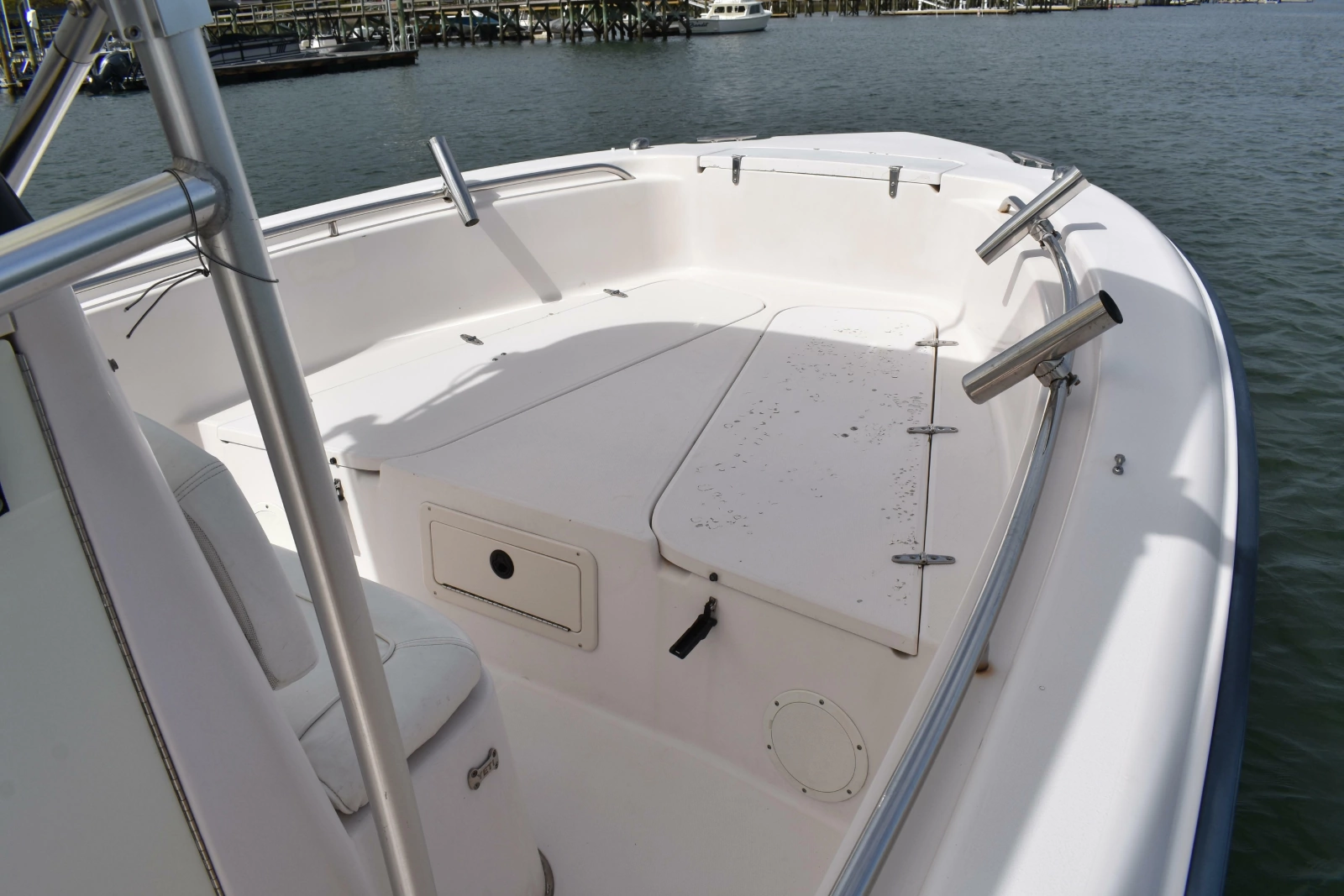 2001 Grady-White Advance 247
