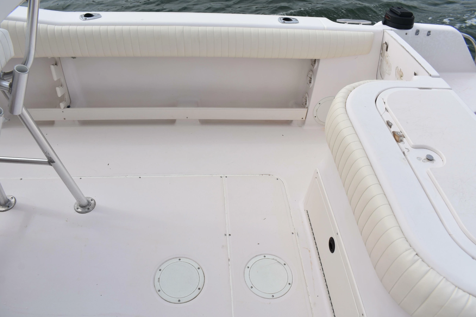 2001 Grady-White Advance 247