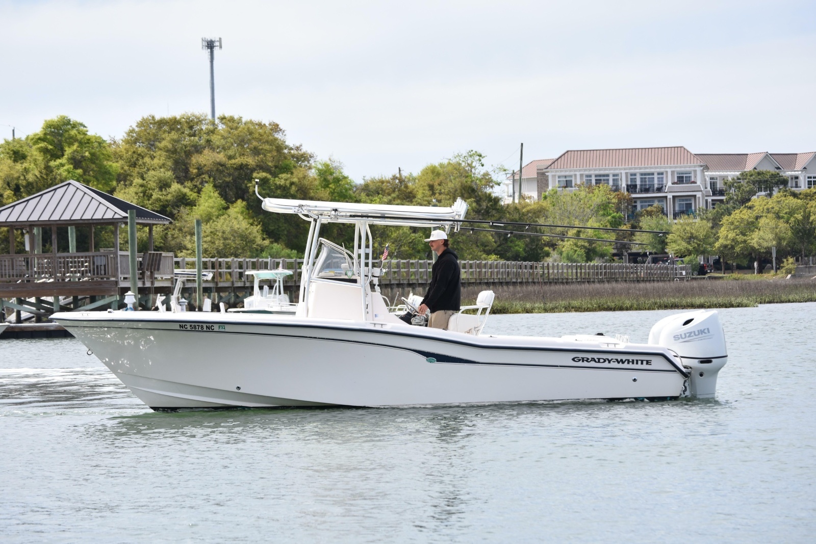2001 Grady-White Advance 247