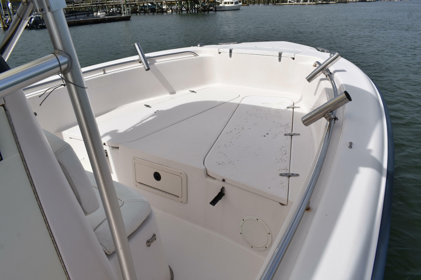 2001 Grady-White Advance 247
