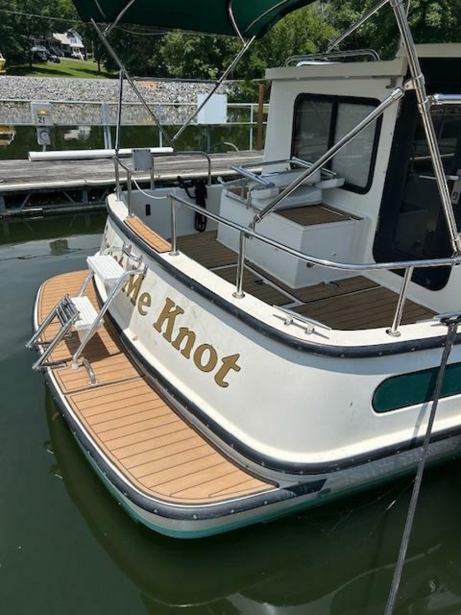 2001 Nordic Tugs 32