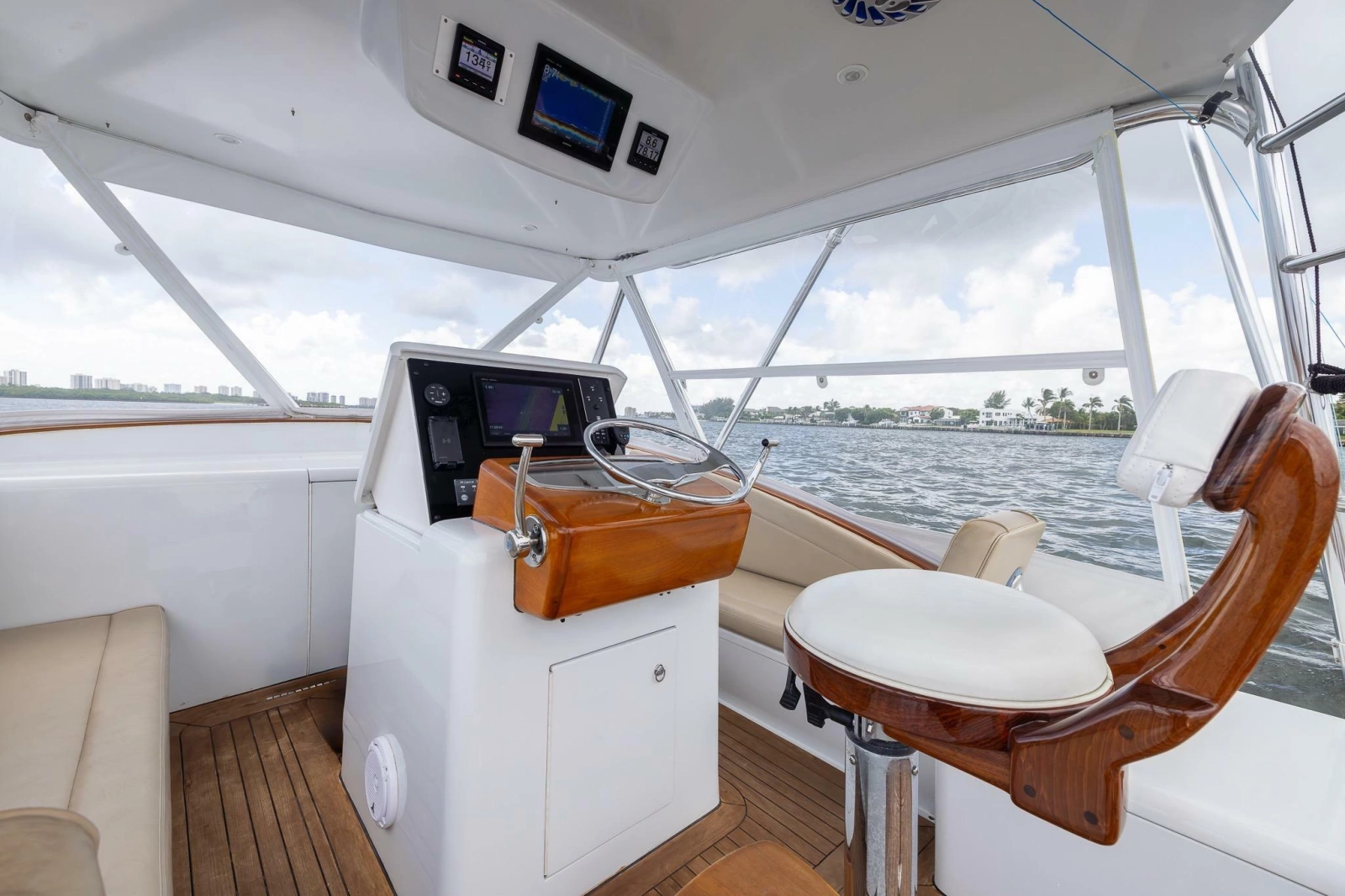 2001 Predator 35 Express