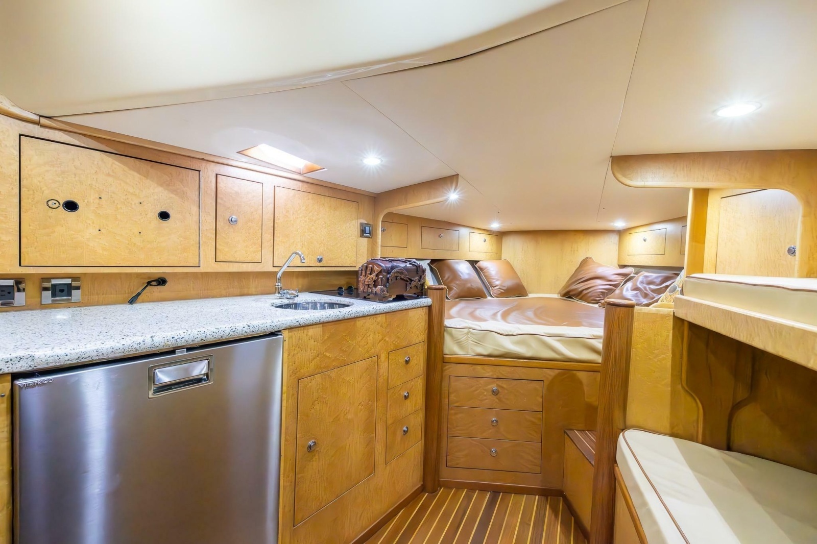 2001 Predator 35 Express