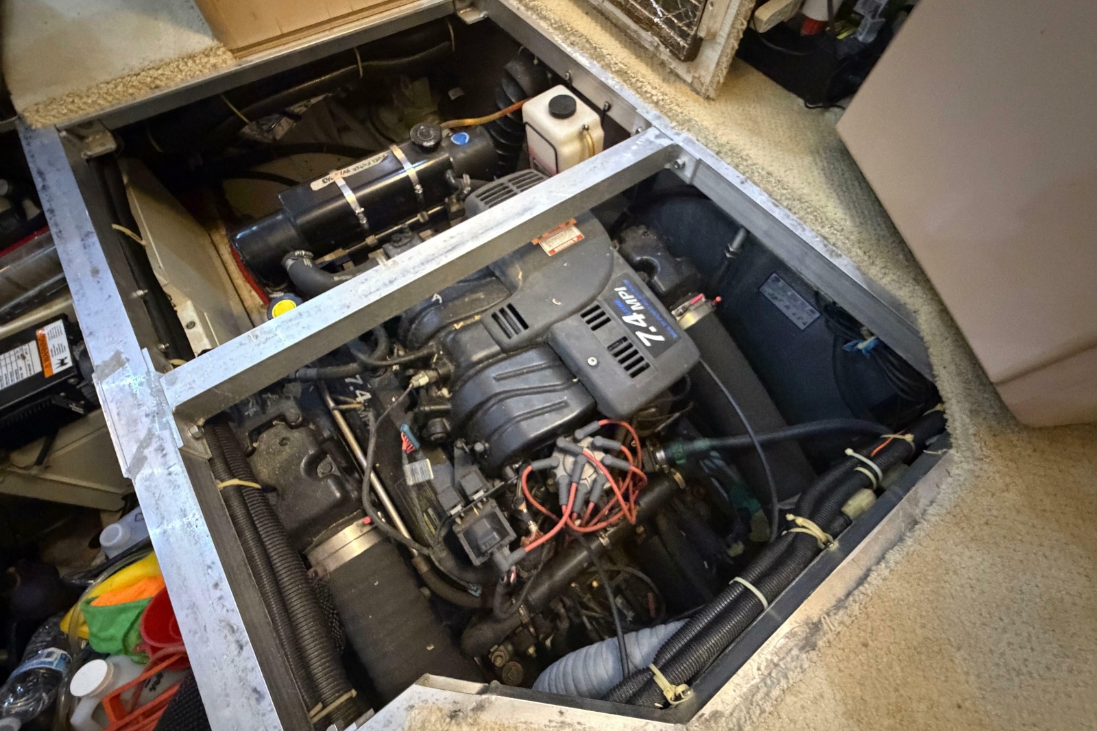 2000 Carver 356 Aft Cabin Motor Yacht