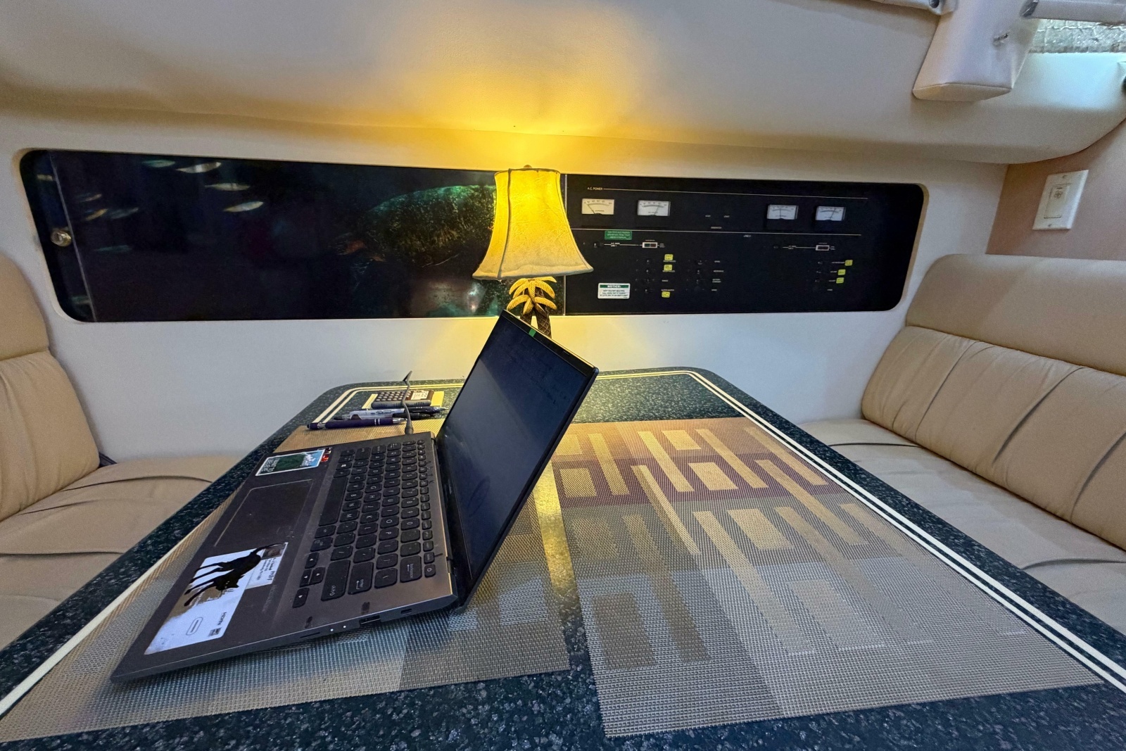 2000 Carver 356 Aft Cabin Motor Yacht