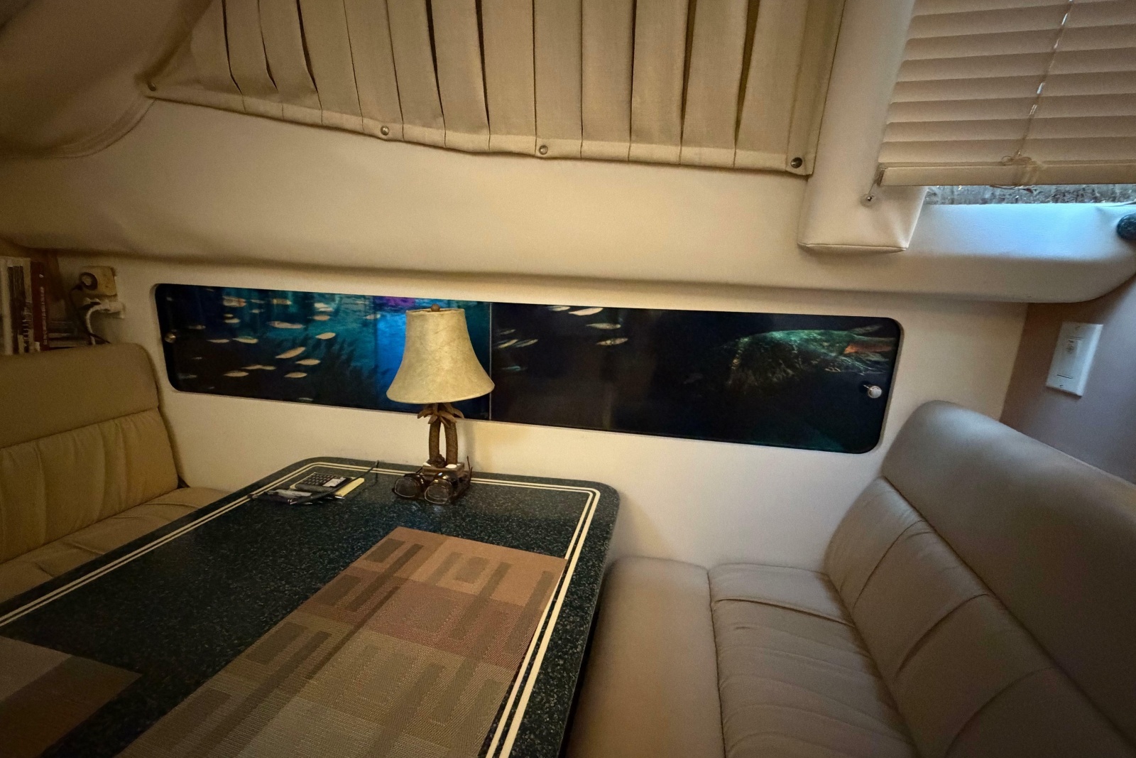 2000 Carver 356 Aft Cabin Motor Yacht