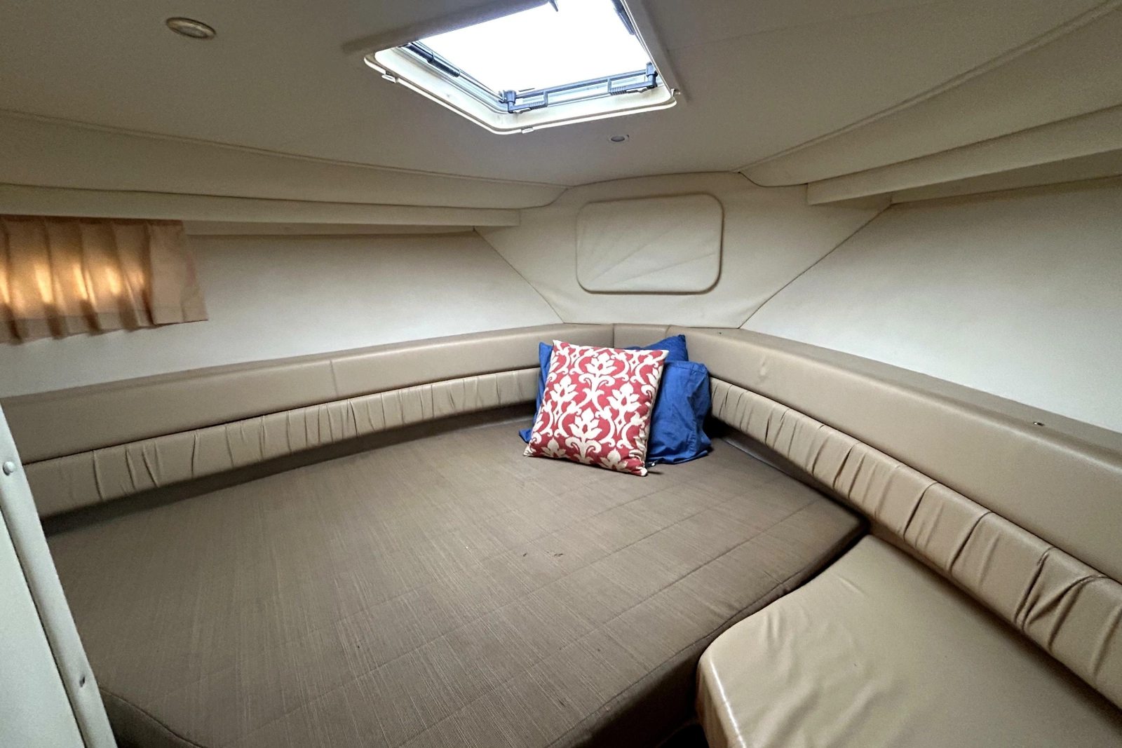 1999 Carver 326 Aft Cabin Motor Yacht