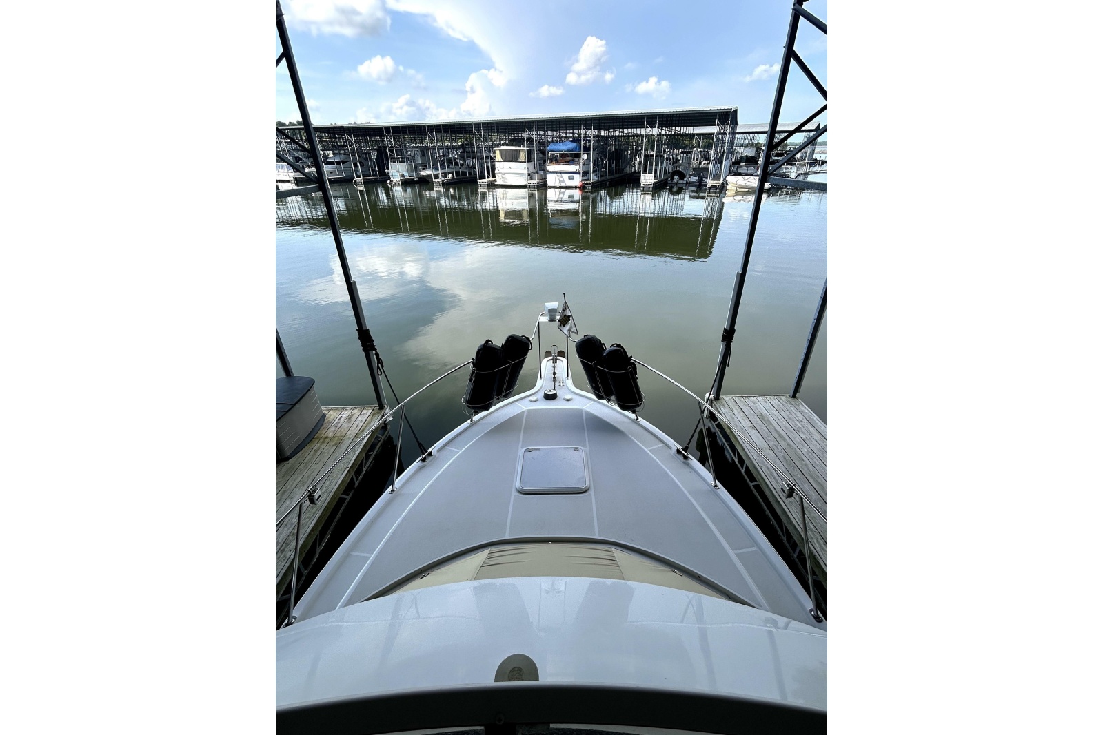 1999 Carver 326 Aft Cabin Motor Yacht