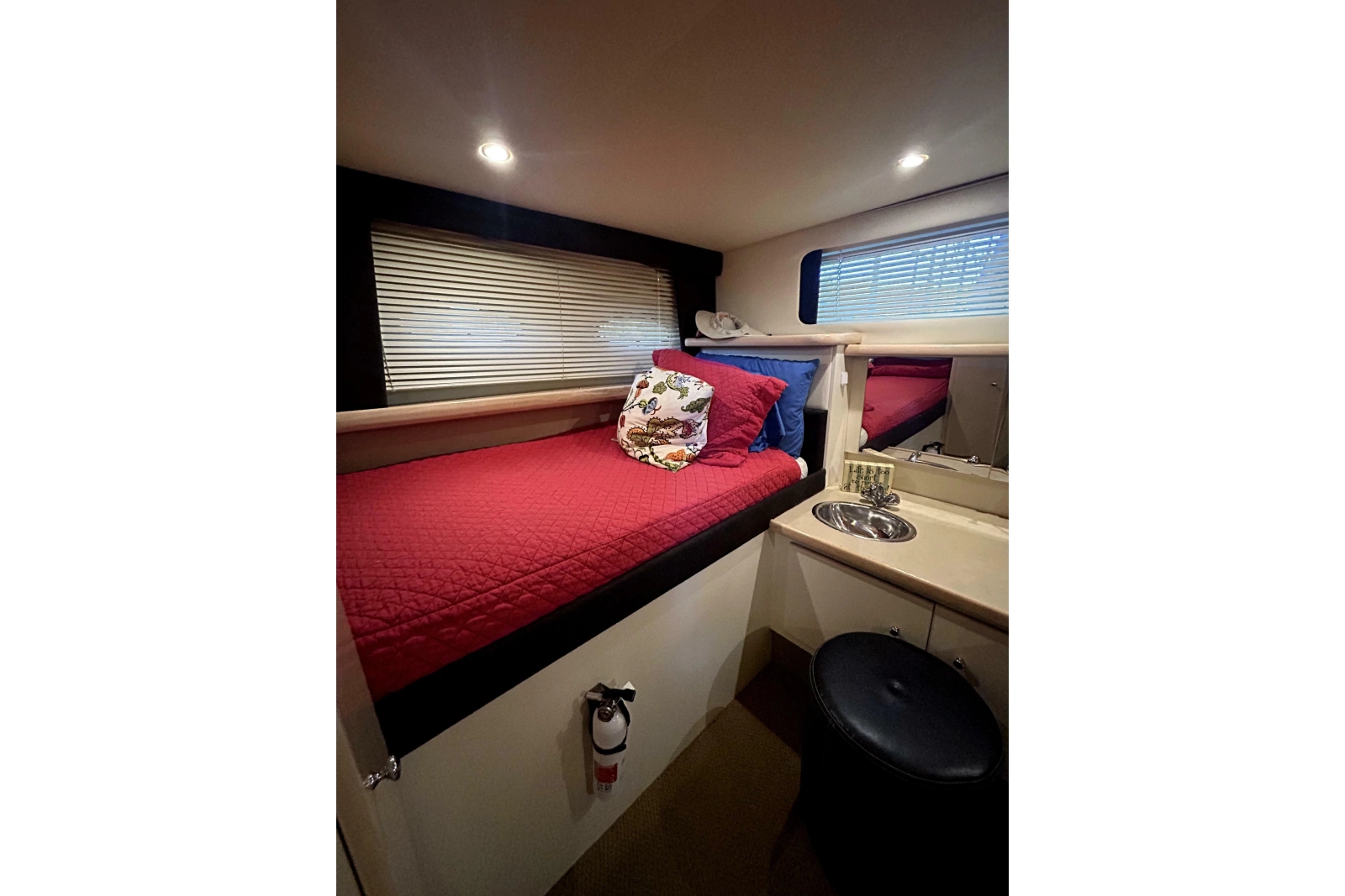 1999 Carver 326 Aft Cabin Motor Yacht