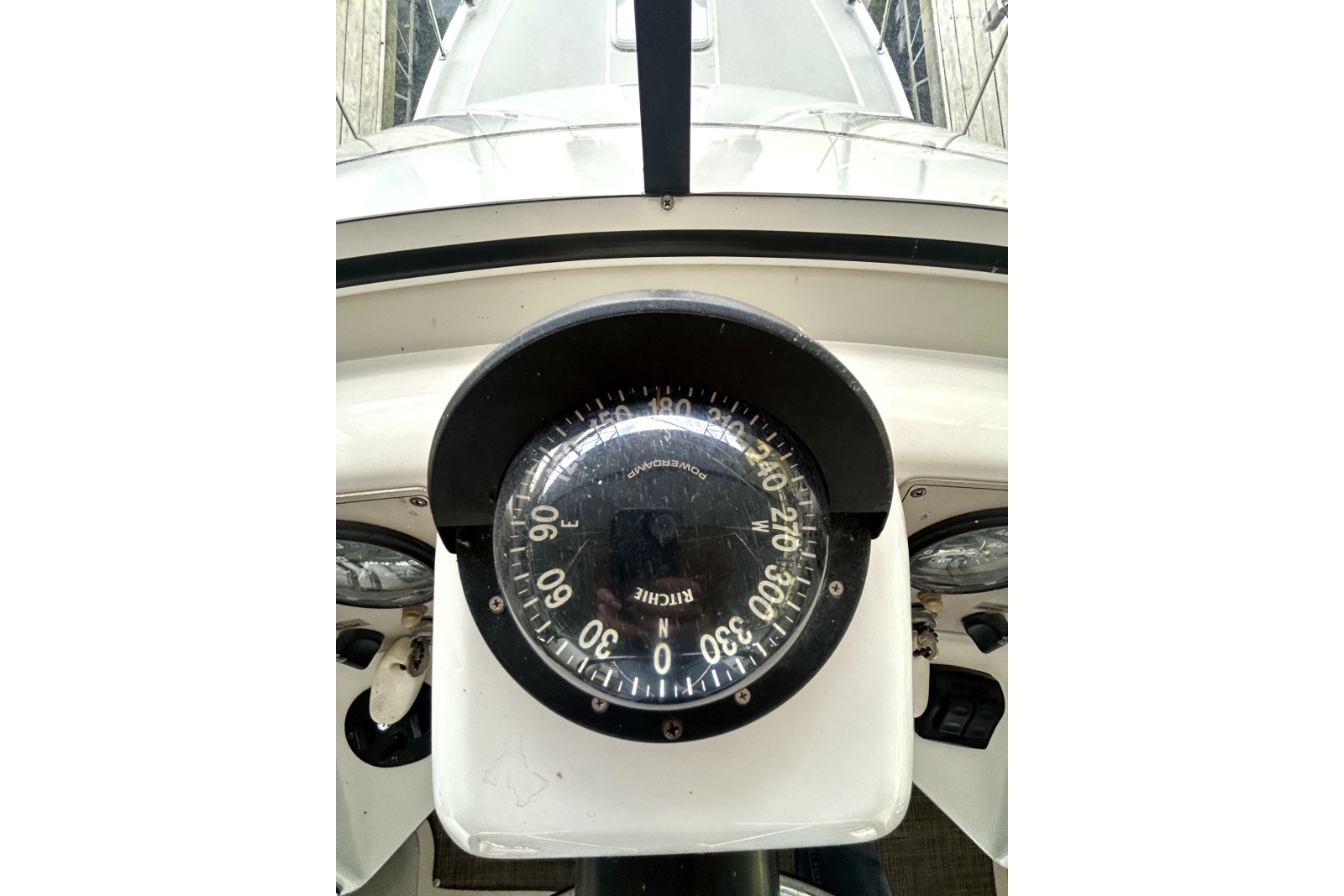 1999 Carver 326 Aft Cabin Motor Yacht
