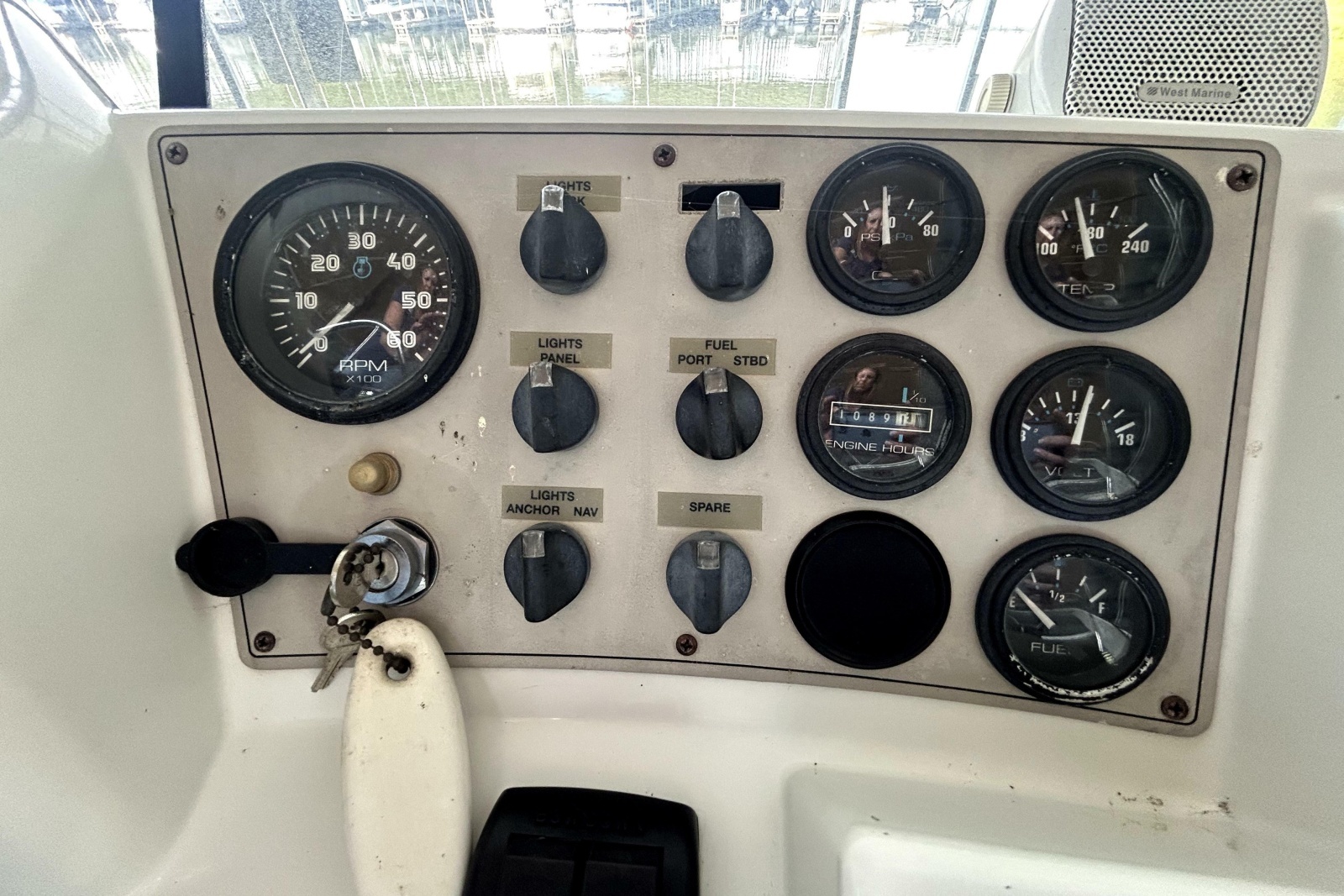 1999 Carver 326 Aft Cabin Motor Yacht