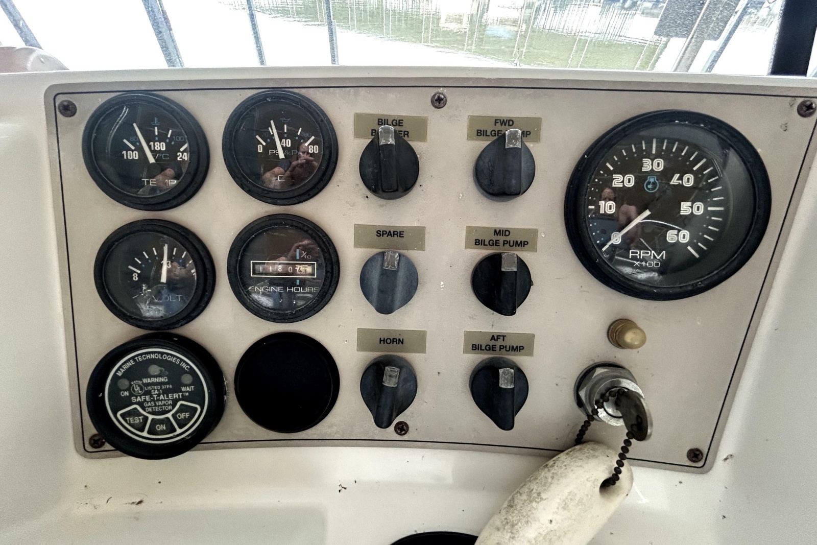 1999 Carver 326 Aft Cabin Motor Yacht