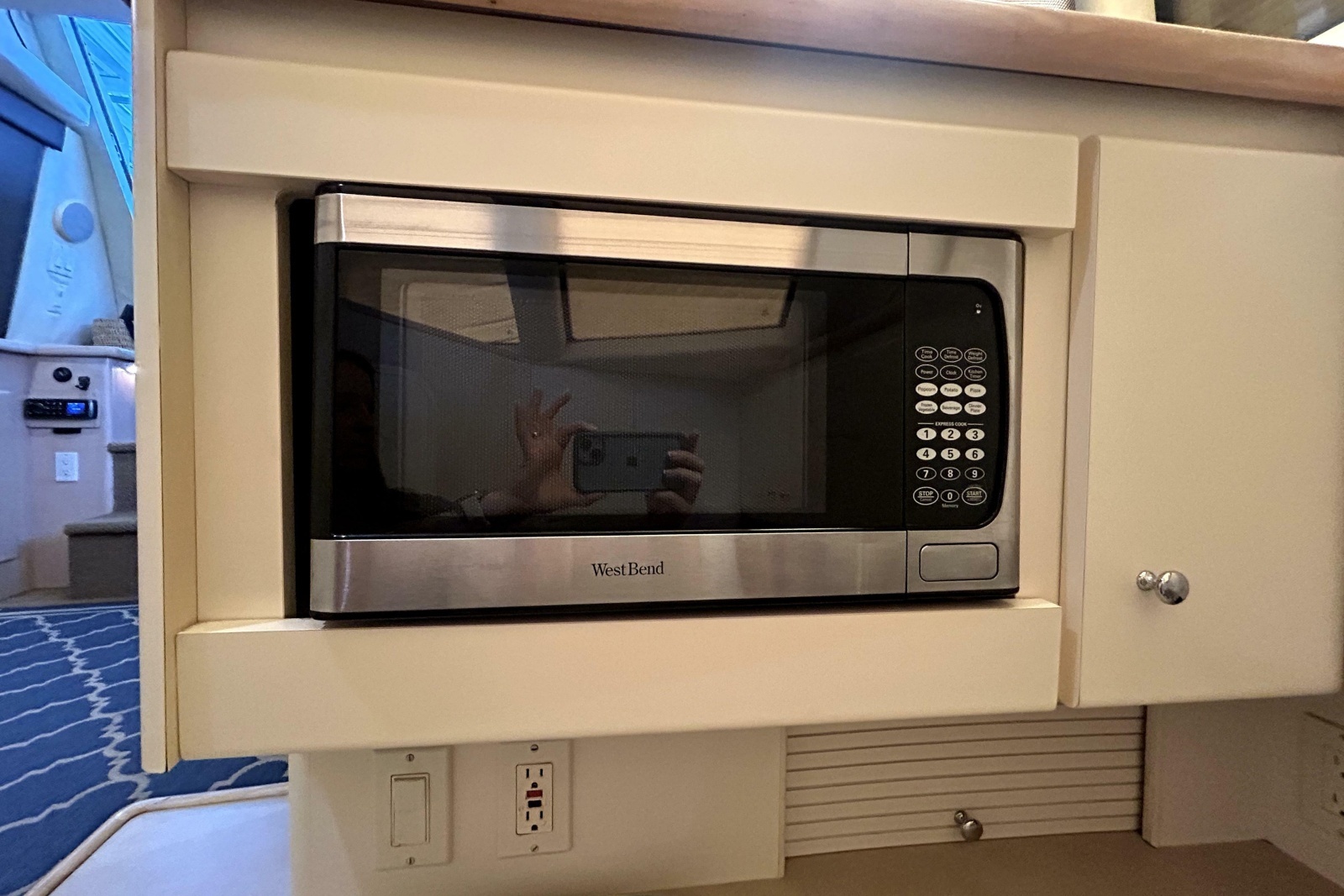 1999 Carver 326 Aft Cabin Motor Yacht