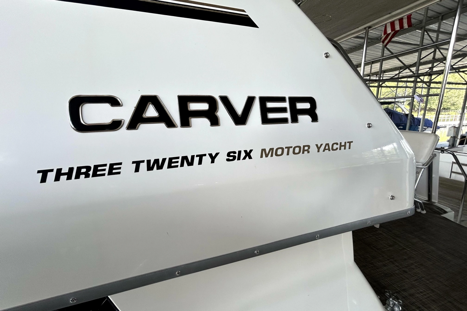1999 Carver 326 Aft Cabin Motor Yacht